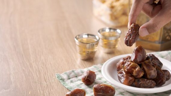 Inovasi Camilan Kurma Segar Dan Kacang Kenari